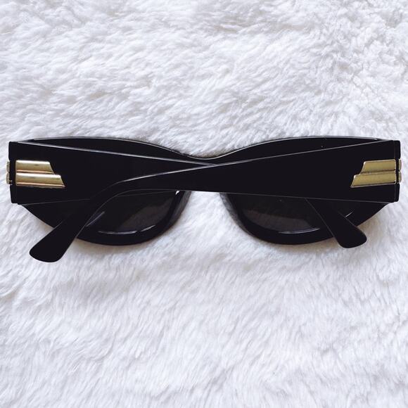 Faye Mirrored Purple with Black Rim Sunglasses - Picture 16 of 16